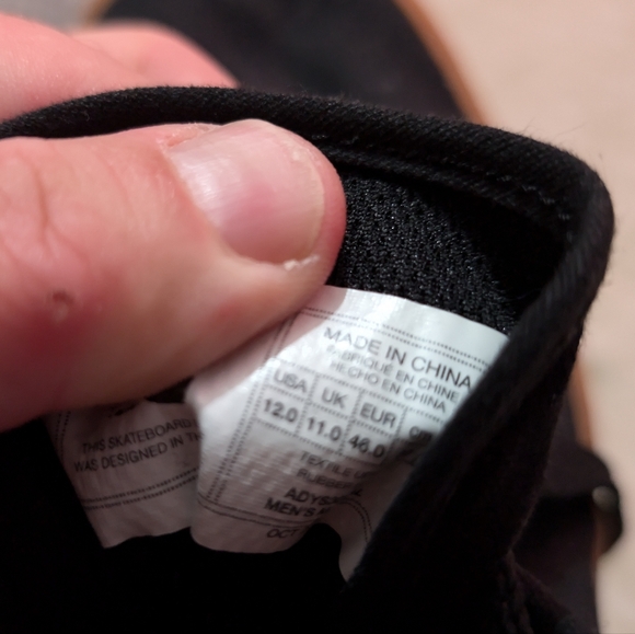 Men's DC shoes - Picture 3 of 3